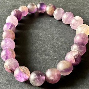 NWT Handcrafted Amethyst Stretchable Bracelet - 23 Frosted, Matte 8mm Beads
